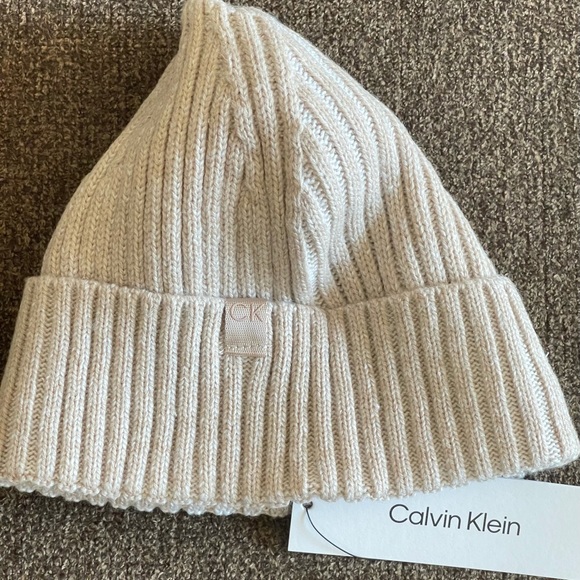 Calvin Klein Other - 🎃🔥CK Almond beautiful beanie